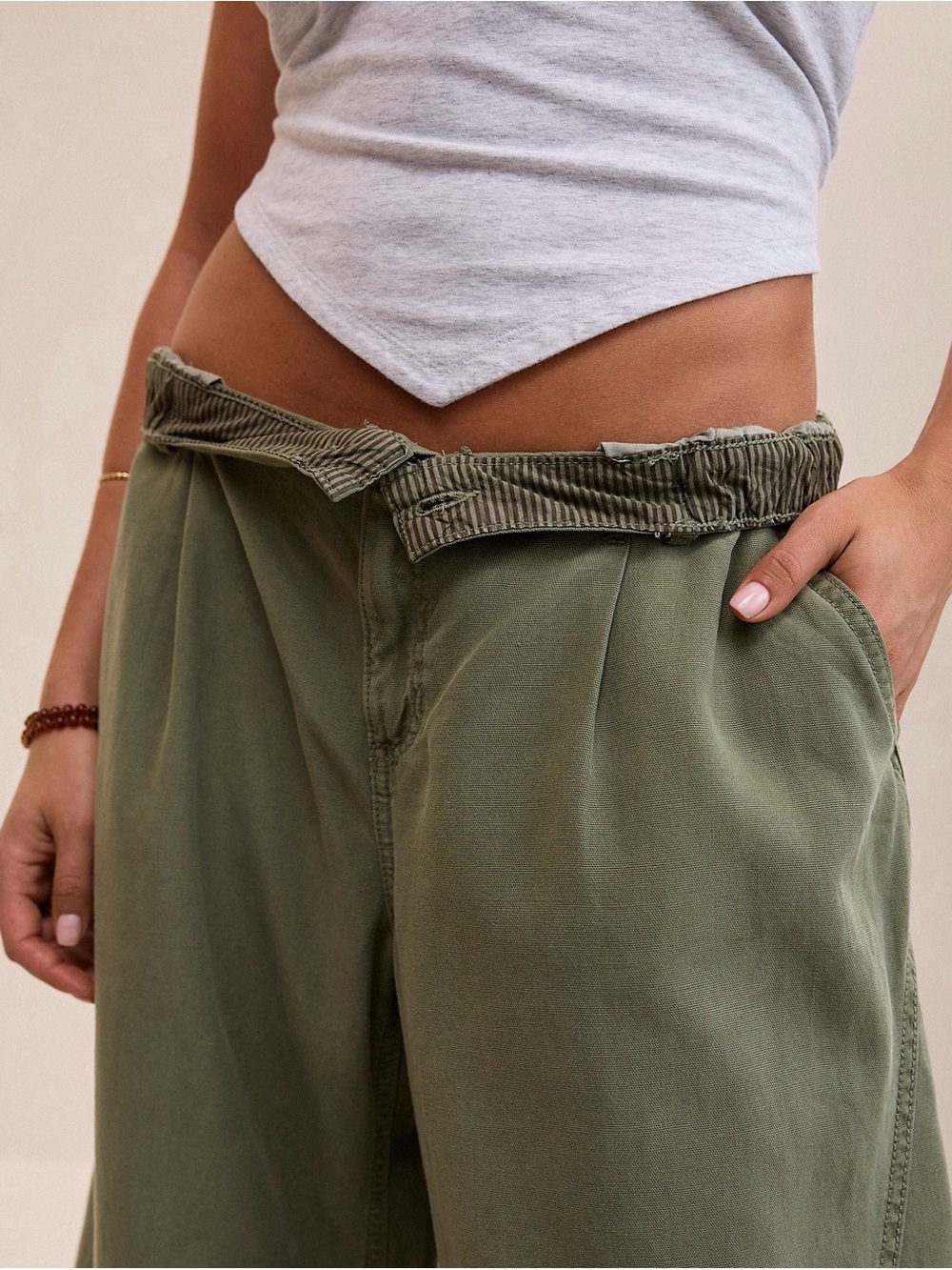Aerie Utility Balloon
Chino Pant in Festive Olive